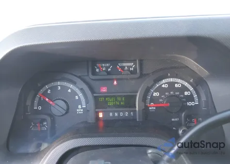 2013 Ford E-350 Super Duty Xlt z USA, uszkodzony, nr VIN 1FBNE3BL4DDA35305